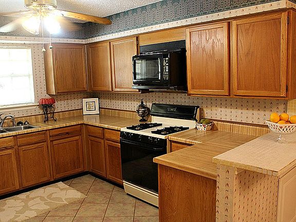 4th image of 666 W Country Grove Cir