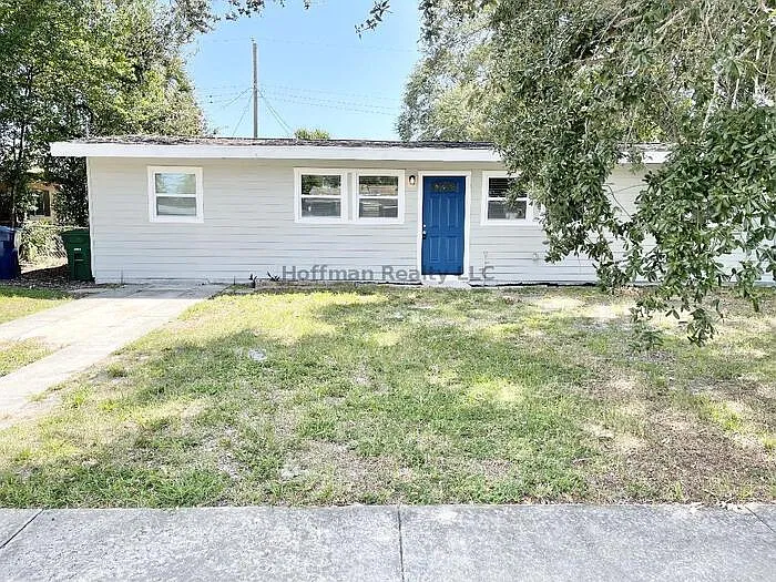 3 bed, 2.0 bath, 1128 sqft, $2,100 — Photo 2