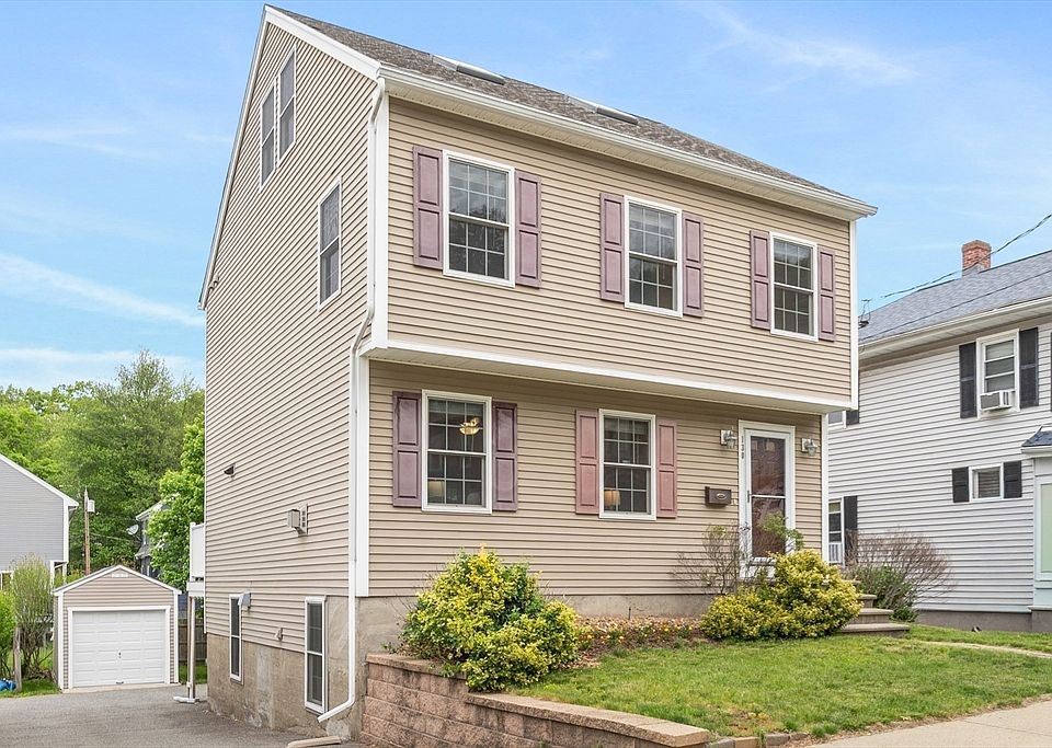 1st image of 130 Gaston St