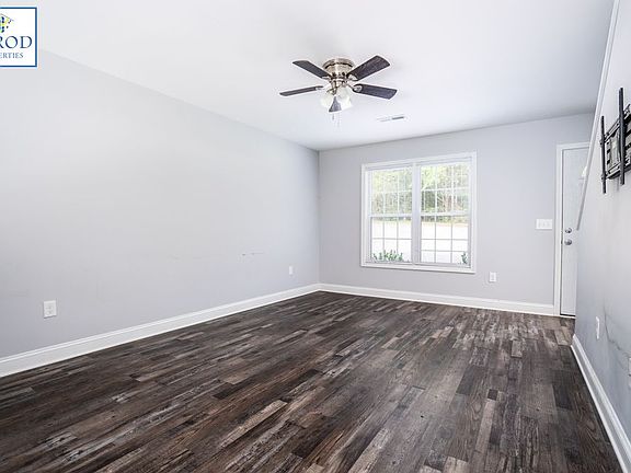 4th image of 433 Balfour Dr