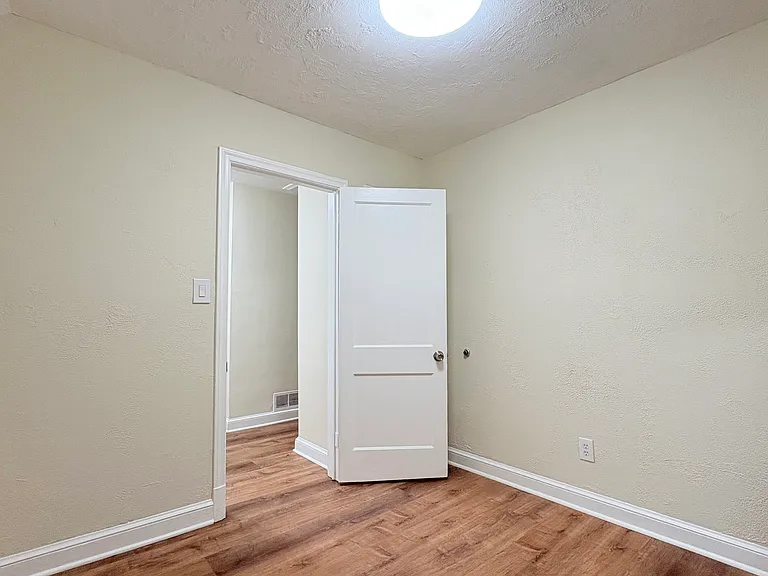 1800 Cody Dr — Photo 10