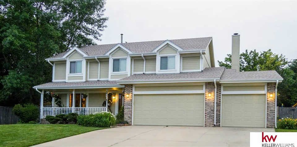 1st image of 2922 Blackhawk Cir