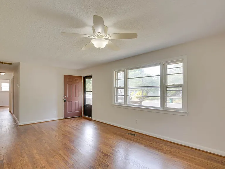 106 Woodhaven Rd — Photo 8