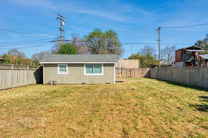 1st image of 1536 Vernon Ave #A