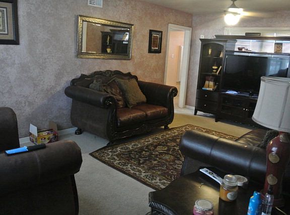 2nd image of 313 N San Jacinto St