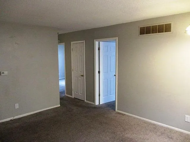 710 Douglas St — Photo 4