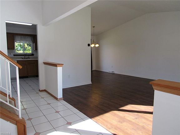 5th image of 5521 S Nantucket Dr