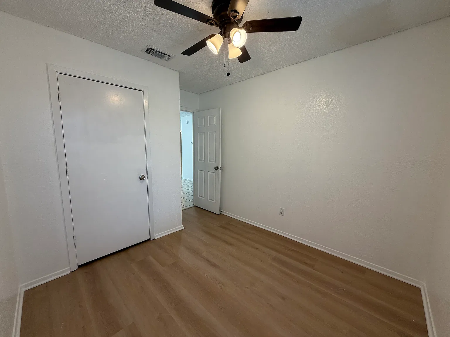3 bed, 1300 sqft, $1,695 — Photo 4