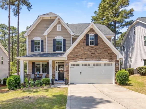 106 Valley Stream Rd, Spring Lake, NC 28390