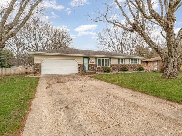 7177 W Lynwood Dr, Michigan City, IN 46360