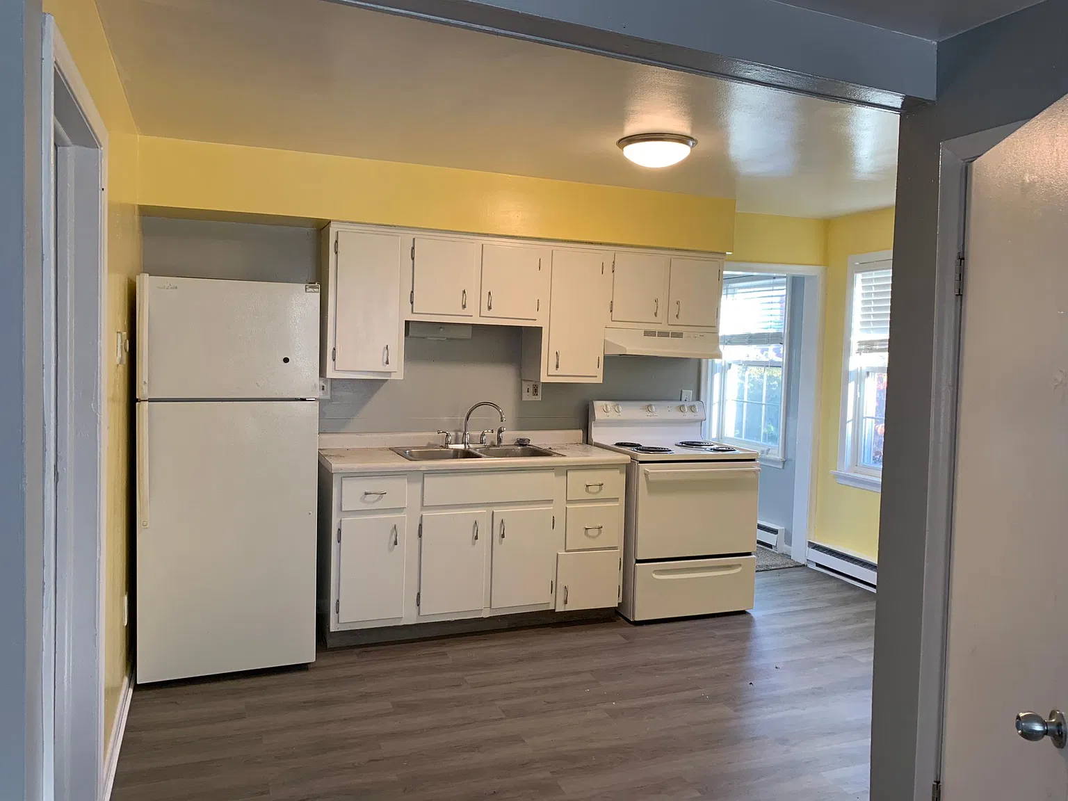 429 S Chestnut St — Photo 3