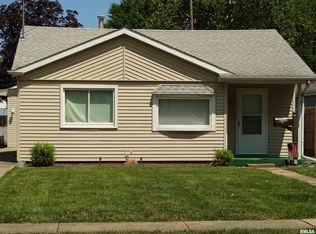 2068 N 21st St, Springfield, IL 62702