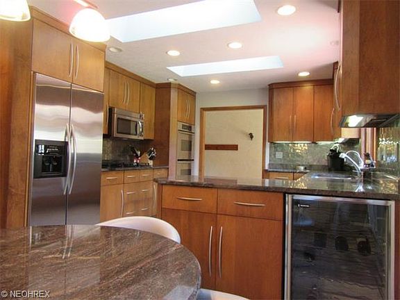 4th image of 4383 Idlebrook Dr