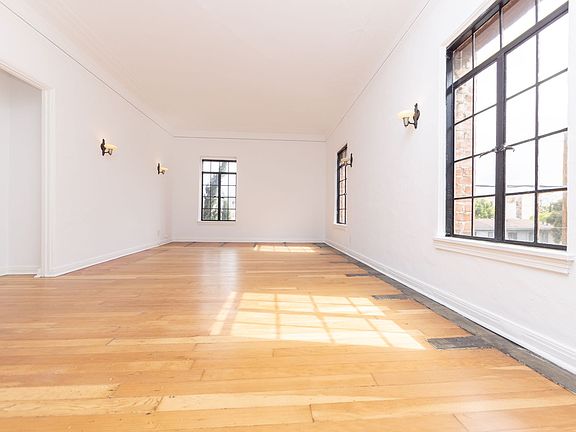 5th image of 3748 W 9th St #404