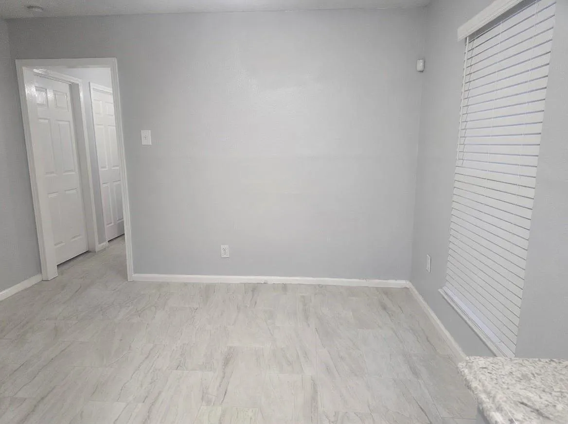 3 bed, 1.0 bath, 886 sqft, $1,595 — Photo 4