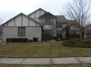 19836 Balmoral Dr, Macomb, MI 48044