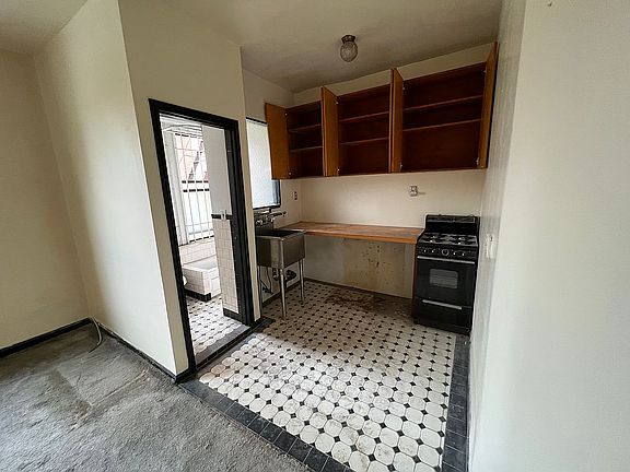 3rd image of 237 Eldridge St APT 31