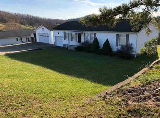 107 Oak Dr, Salt Rock, WV 25559