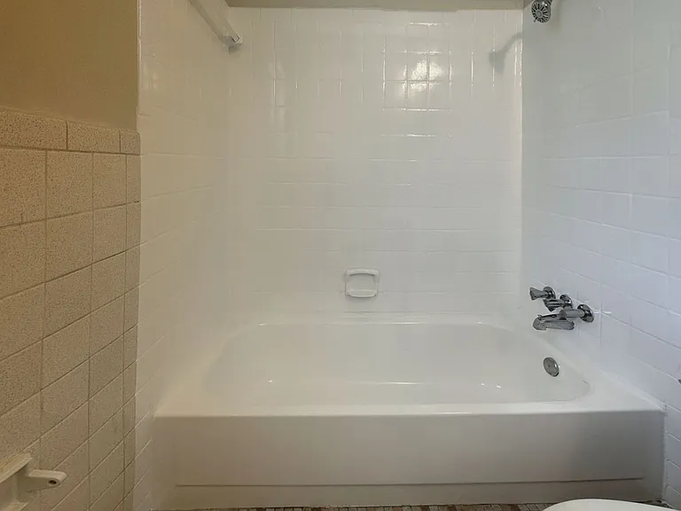 815 E Fort King St — Photo 15