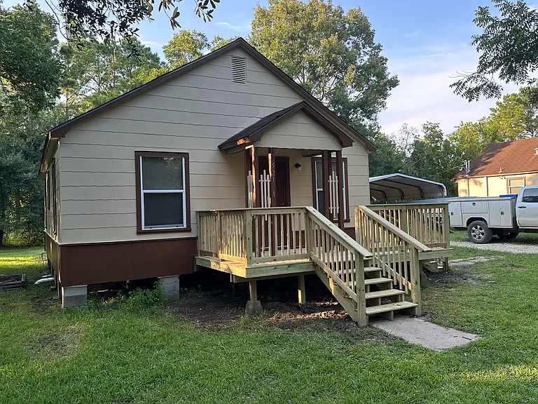 521 County Road 192 — Photo 2