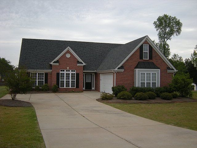 1st image of 396 Blue Grass Dr