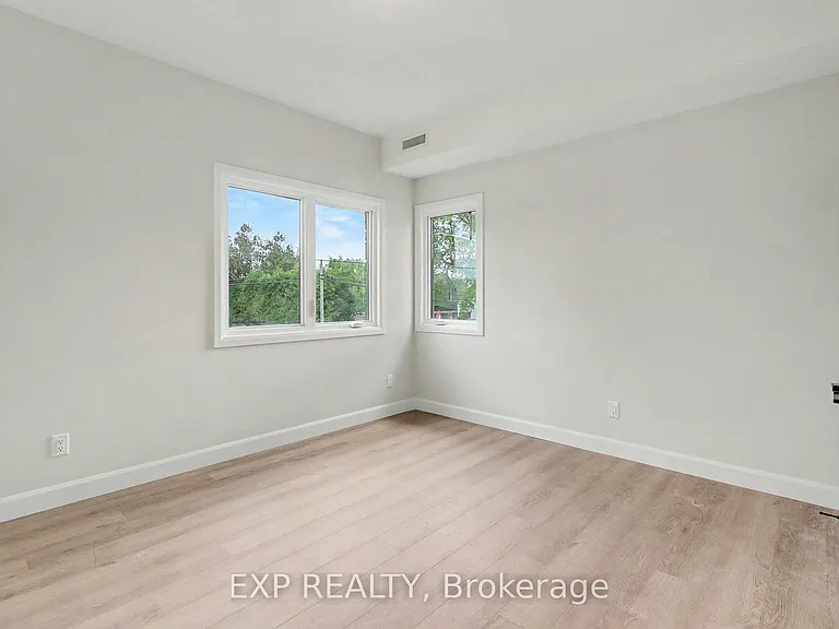 1089 Notre Dame St #6 — Photo 14