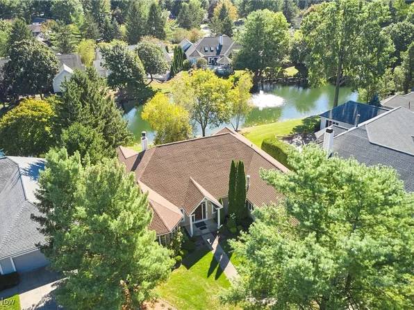 234 Lake Pointe Dr, Akron, OH 44333