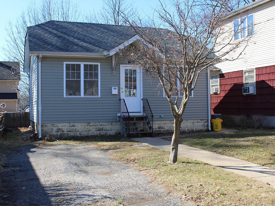 1st image of 34 Ramblewood Ave #1