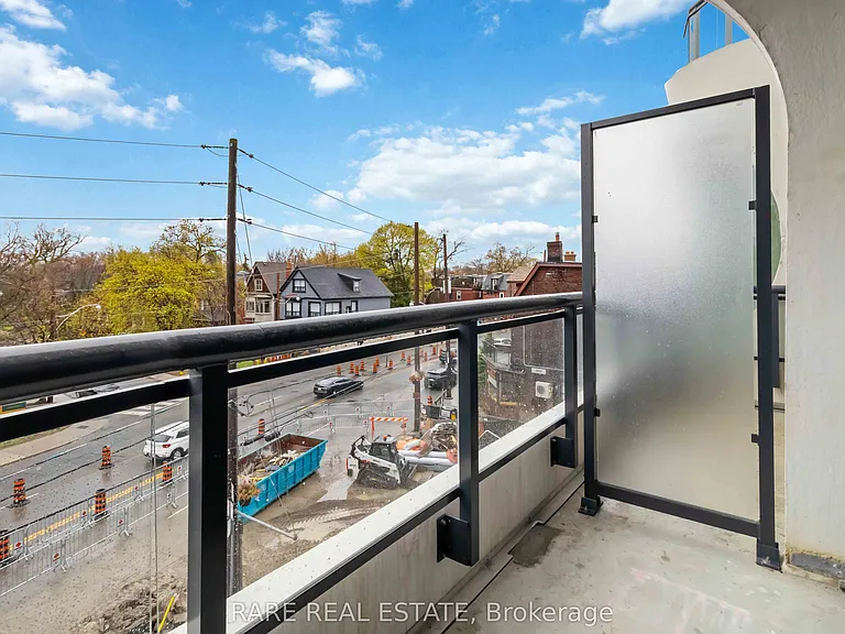 322 Dupont St #305 — Photo 16