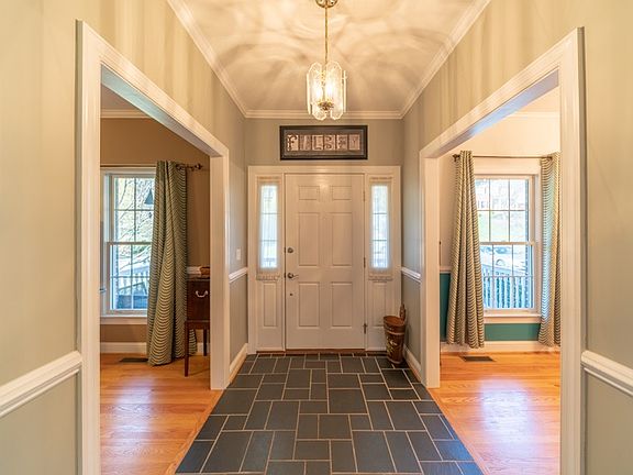 5th image of 1476 Huron Ct