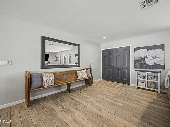 4th image of 2802 E MISSION Lane