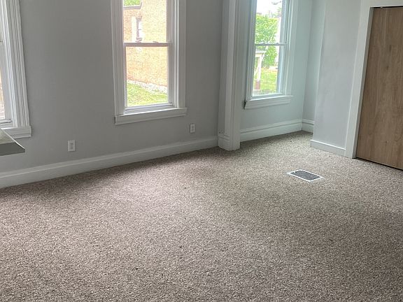 4th image of 508 Lowell St