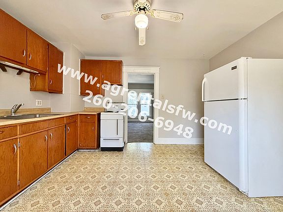 4th image of 1002 Columbia Ave #1/2