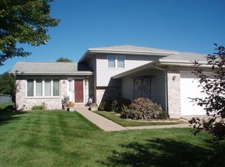 2110 Susanna Way, Crest Hill, IL 60403