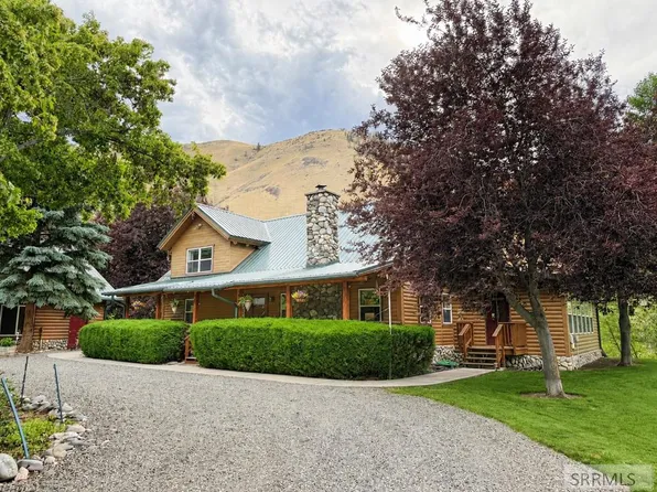 14 Salmon Ln, Salmon, ID 83467