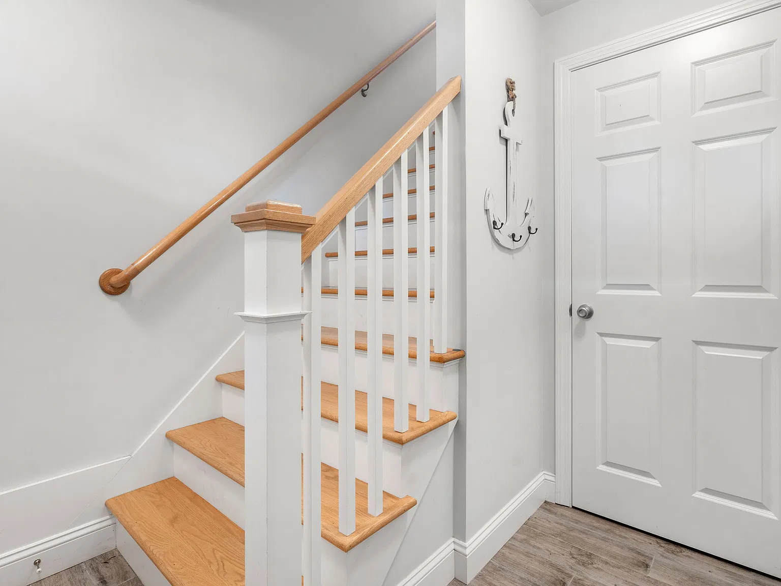 2 bed, 1.5 bath, 1100 sqft, $3,200 — Photo 3