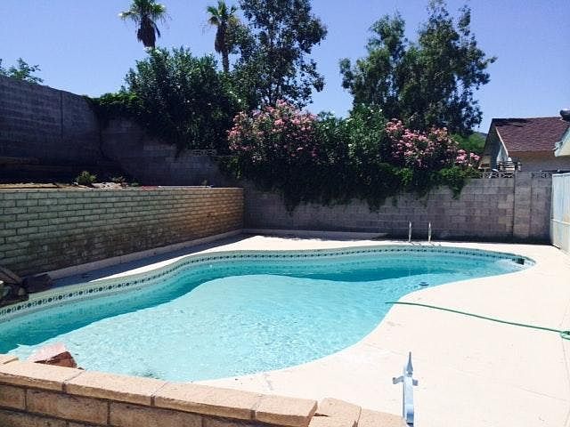 1st image of 432 Chateau Dr
