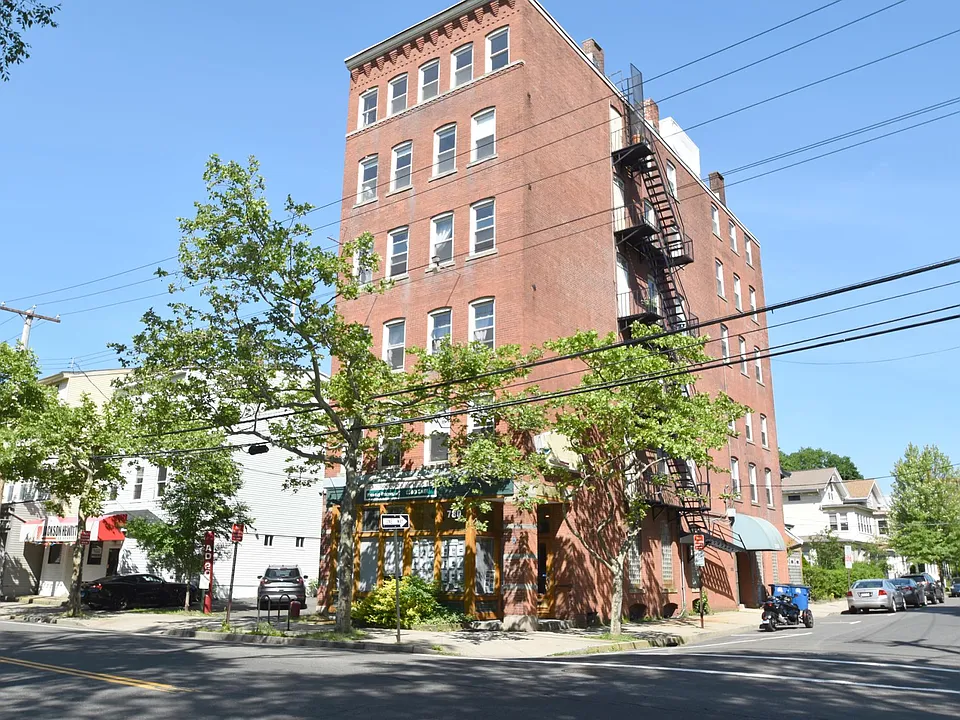 2 Eld St #2