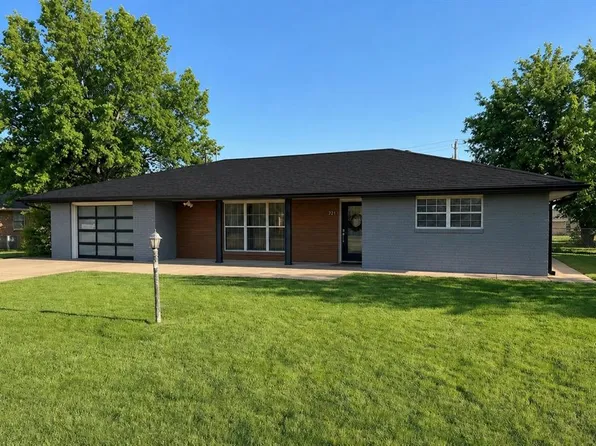 721 N Marion Ave, Hinton, OK 73047