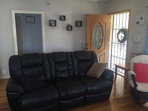 3rd image of 325 Doris Ave