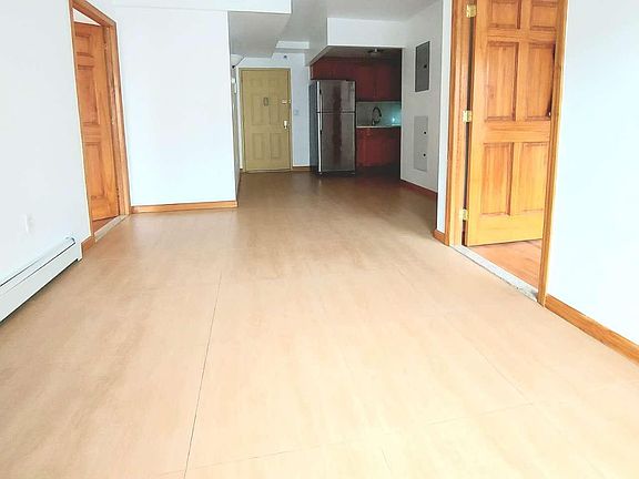 3rd image of 3519 Leavitt St Floor 2