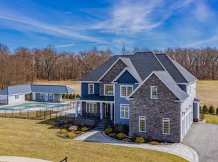 40 Lango Ln, Agawam, MA 01001