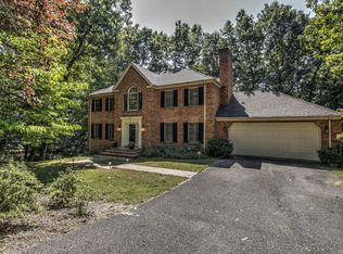 5338 Black Bear Ln, Roanoke, VA 24018