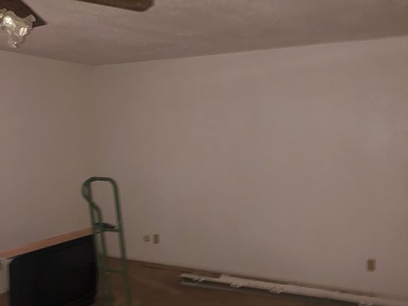 2nd image of 118 E Dakota Ave #1