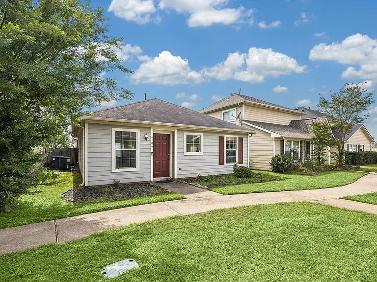 6106 Settlers Lake Cir E — Photo 2