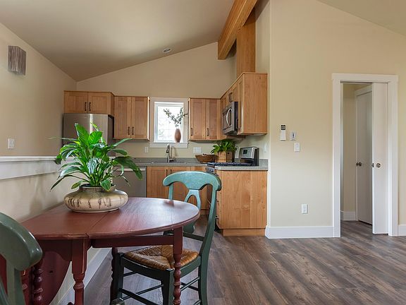 2nd image of 514 12th St #2