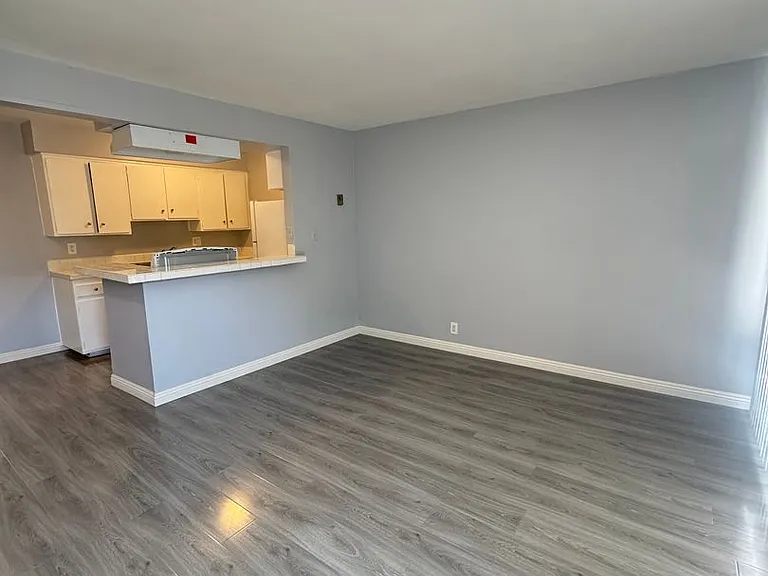 301 Magnolia Ave — Photo 7