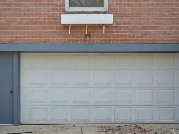3rd image of 605 Westchester Park Dr