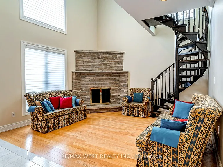 229 Baker Ave — Photo 9