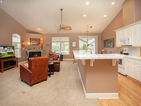 4th image of 1609 NE 89th Pl #21